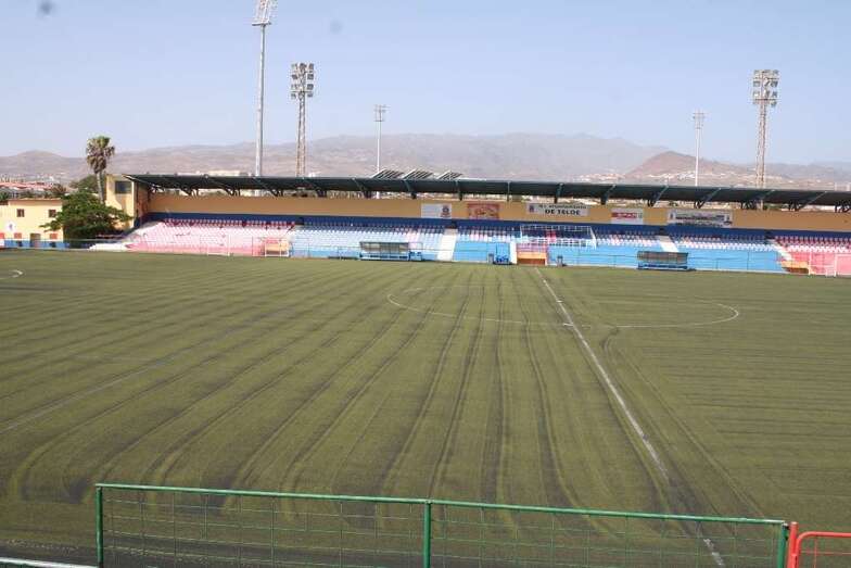 Estadio Municipal Pablo Hernández, donde se disputó este domingo el choque (Foto TA)